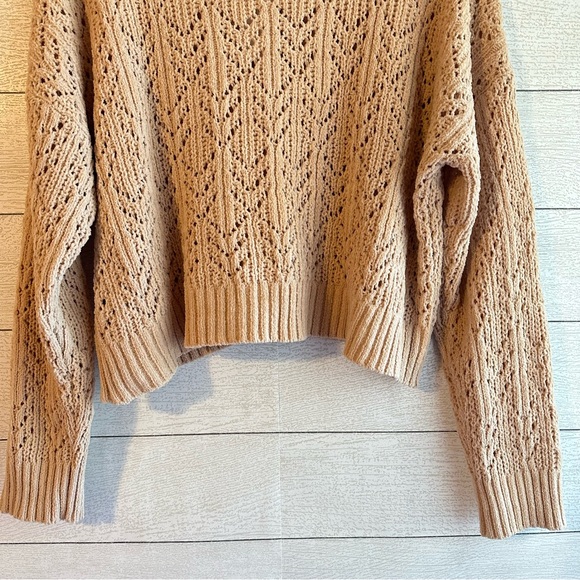 AE Open Knit Crew Neck Chenille Sweater Size Medium in Rosy - Picture 12 of 12